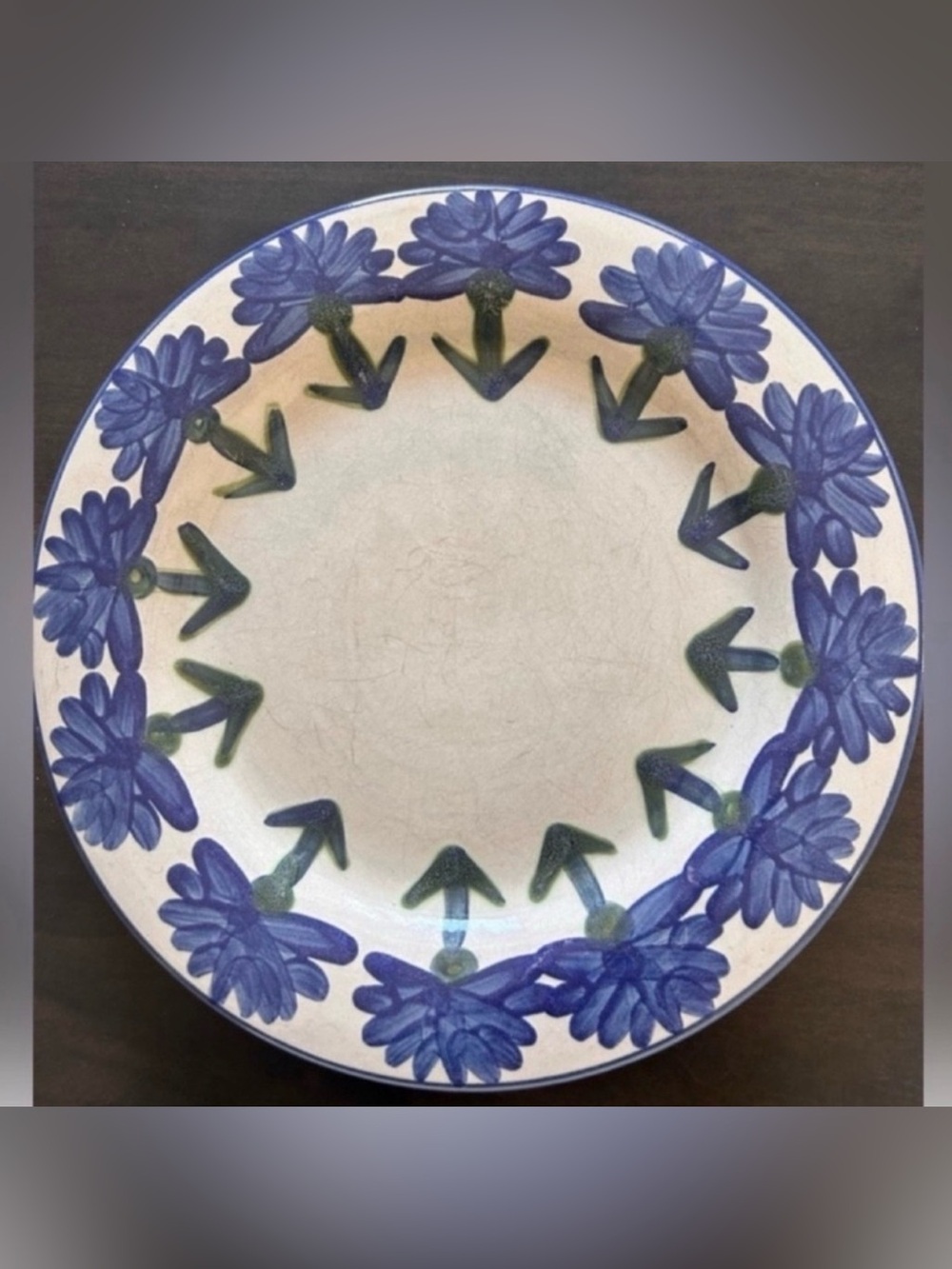 Louisville Stoneware Collection 
11” Dinner Plate , Batchelor Button $28